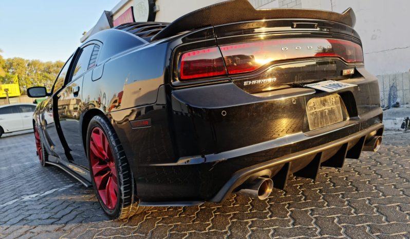 Dodge Charger SRT8 full