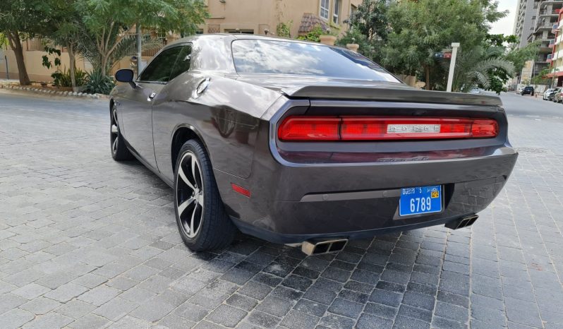 Grey Dodge Challenger RT full