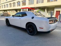 2016 Dodge Challenger SXT full