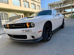 2016 Dodge Challenger SXT full