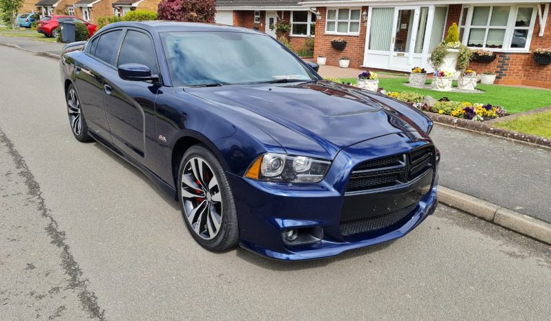 Dodge Charger SRT8 full