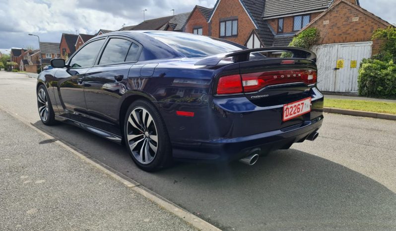 Dodge Charger SRT8 full