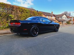 Dodge Challenger SRT8 full