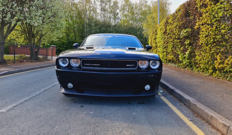 Dodge Challenger SRT8 full