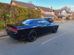 Dodge Challenger SRT8 full