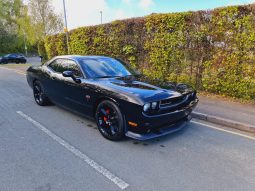 Dodge Challenger SRT8 full