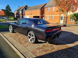 Dodge Challenger SRT8 full