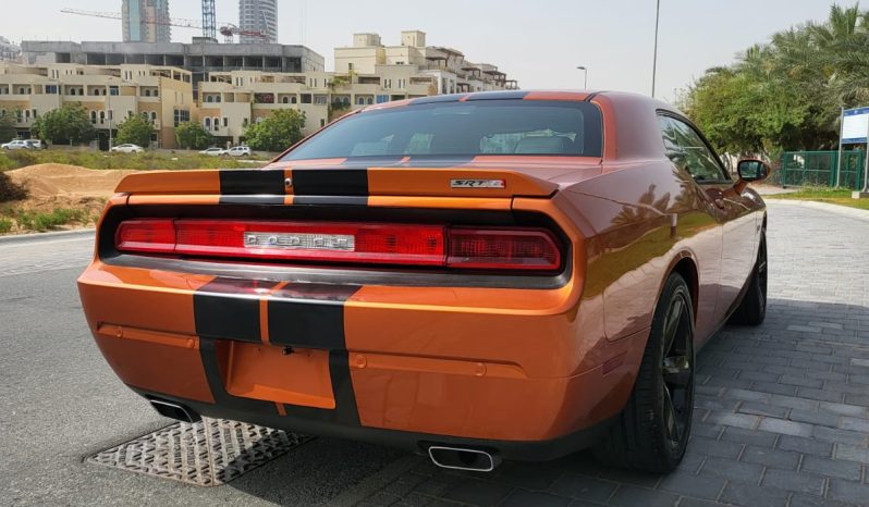 Dodge Challenger SRT8 full