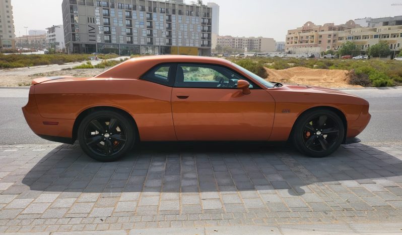 Dodge Challenger SRT8 full