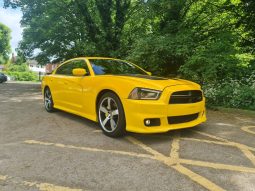 Dodge Charger SRT8 SUPER BEE full