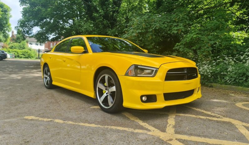 Dodge Charger SRT8 SUPER BEE full