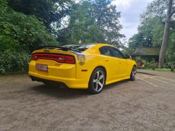 Dodge Charger SRT8 SUPER BEE full