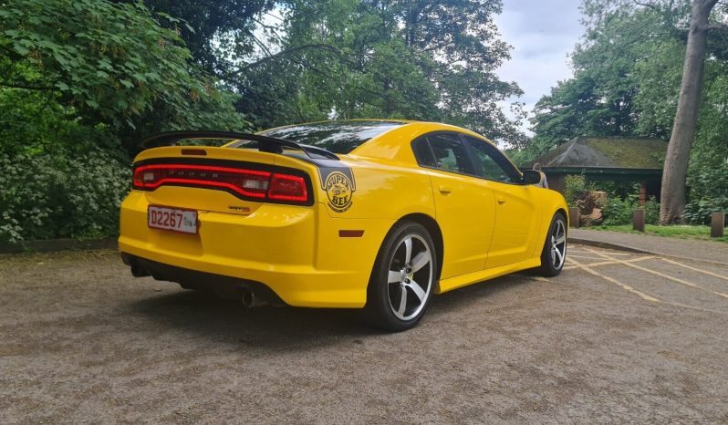 Dodge Charger SRT8 SUPER BEE full