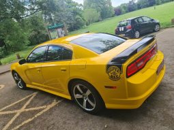 Dodge Charger SRT8 SUPER BEE full