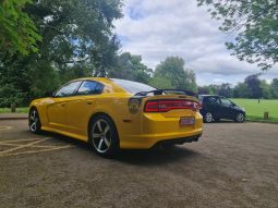 Dodge Charger SRT8 SUPER BEE full